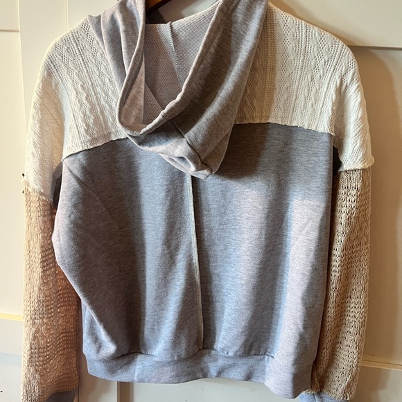 Gray and Cream Knit women’s Sweater - Picture 2 of 3